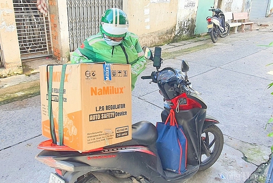 Sở Công Thương TP. Hồ Chí Minh đề xuất cho 25 nghìn shipper hoạt động trở lại