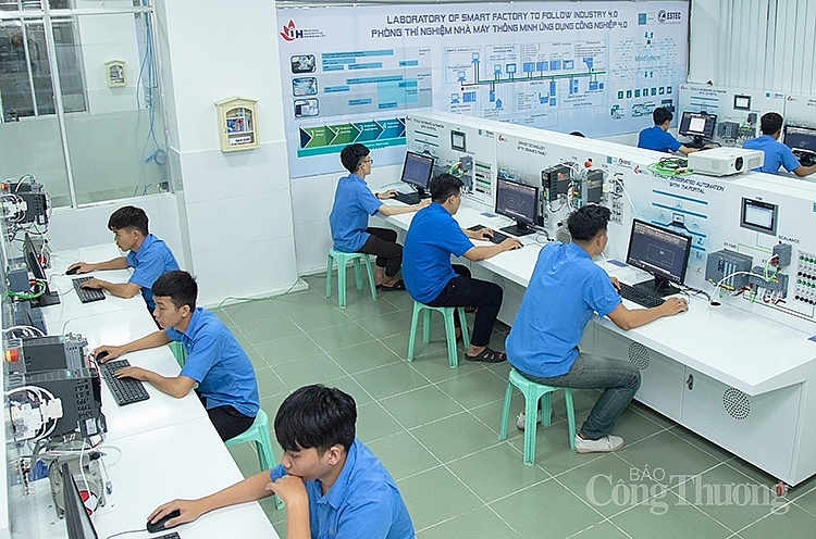 Nhà máy thông minh 4.0 trong trường đại học: Mô hình hay cần nhân rộng