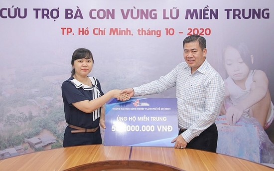 dai hoc cong nghiep tp ho chi minh ho tro dong bao mien trung 500 trieu dong