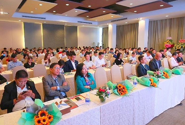 Đầu tư cổ phiếu bất động sản cần sàng lọc 