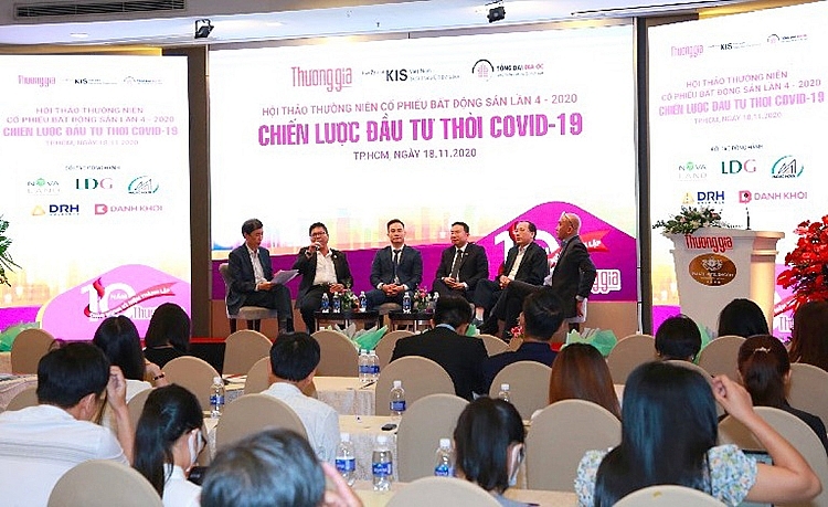 Đầu tư cổ phiếu bất động sản cần sàng lọc 