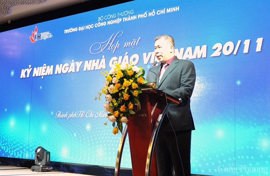 Tập thể, cá nhân Đại học Công nghiệp TP. Hồ Chí Minh được khen thưởng