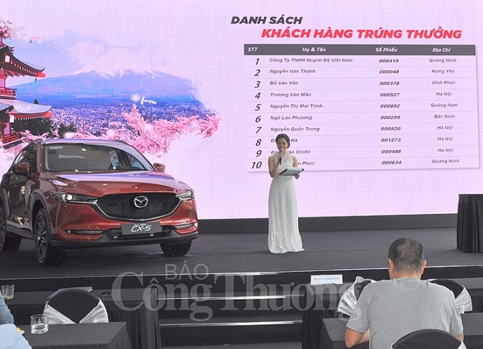 mazda viet nam cong bo khach hang trung thuong du lich nhat ban