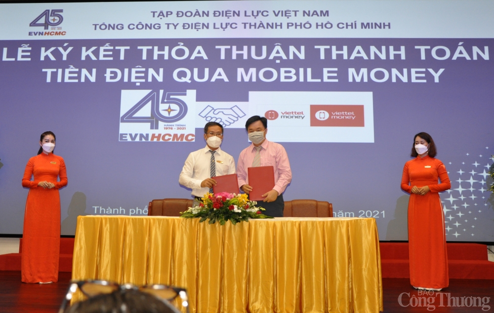 EVNHCMC thúc đẩy thanh toán tiền điện qua Mobile money