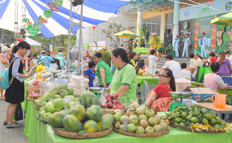 TP. Hồ Chí Minh: Gần 1.000 sản phẩm nông sản sạch tham dự Phiên chợ Tết xanh