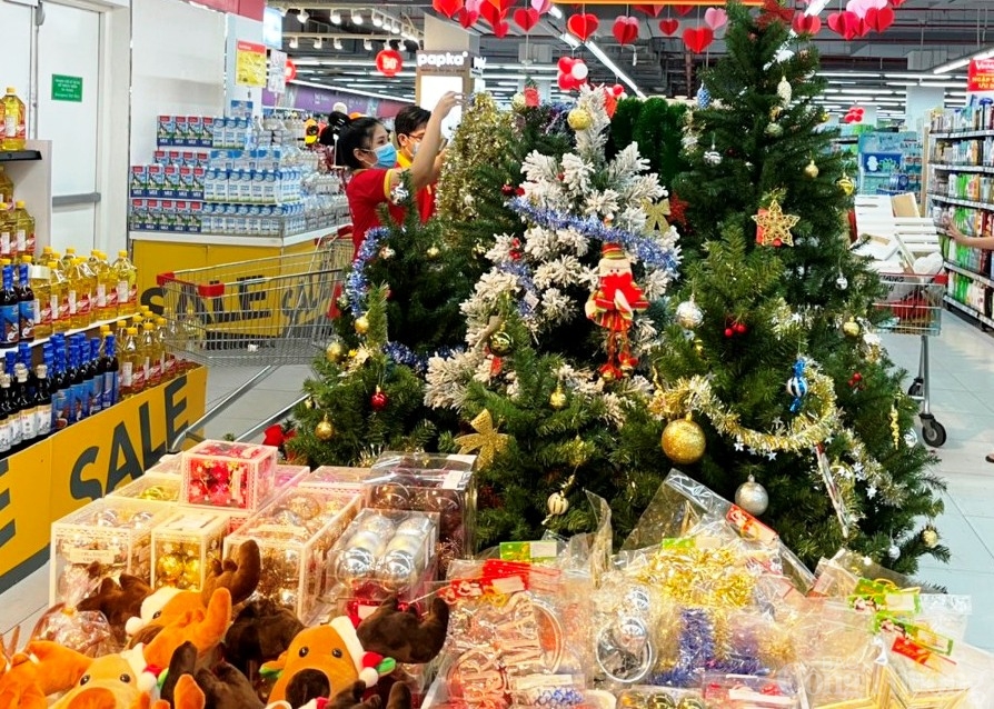 Sản phẩm trang trí Noel: Giá tăng cao, sức mua thấp