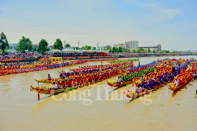 Giải đua ghe Ngo mang đậm nét văn hóa đặc trưng