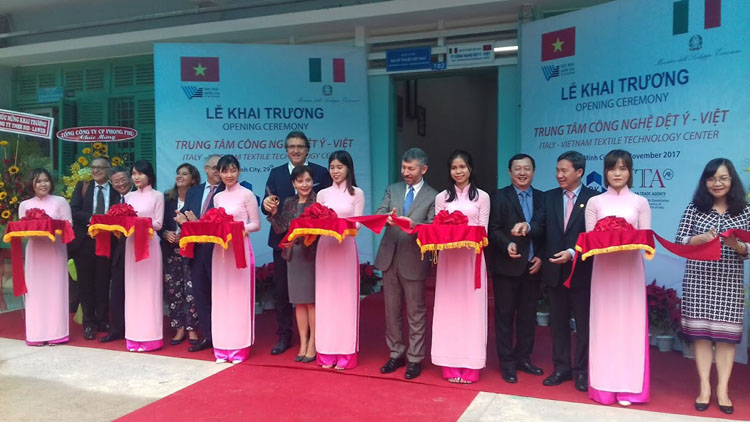 Khánh thành Trung tâm công nghệ dệt Ý - Việt