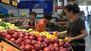 TP. Hồ Chí Minh: Trái cây, nước uống giải nhiệt hút hàng