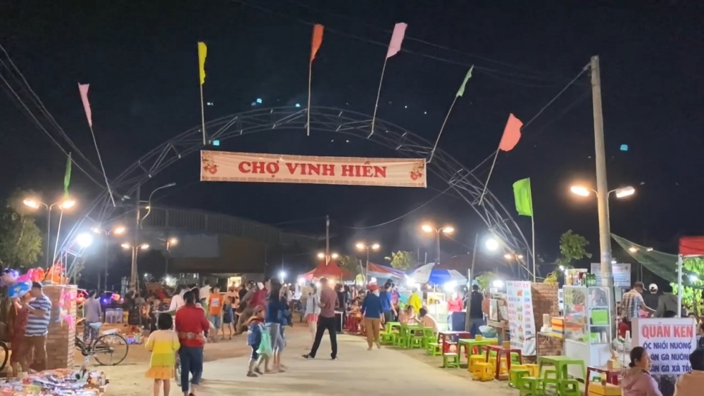 Thừa Thiên Huế: Sôi nổi chợ đêm bên Phá Tam Giang - Cầu Hai