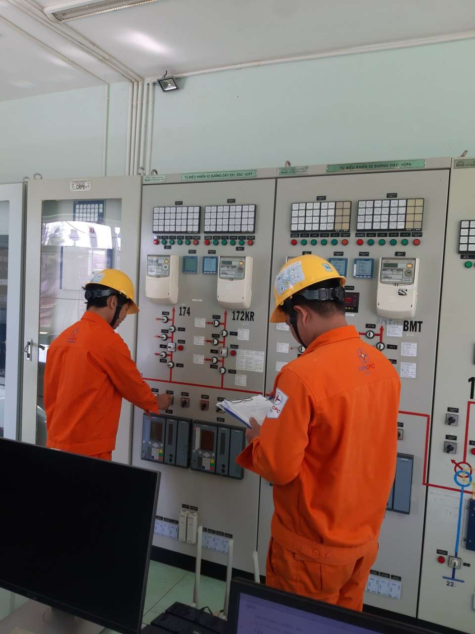 dong dien duong day tba 110kv krong bong va dau noi tai dak lak