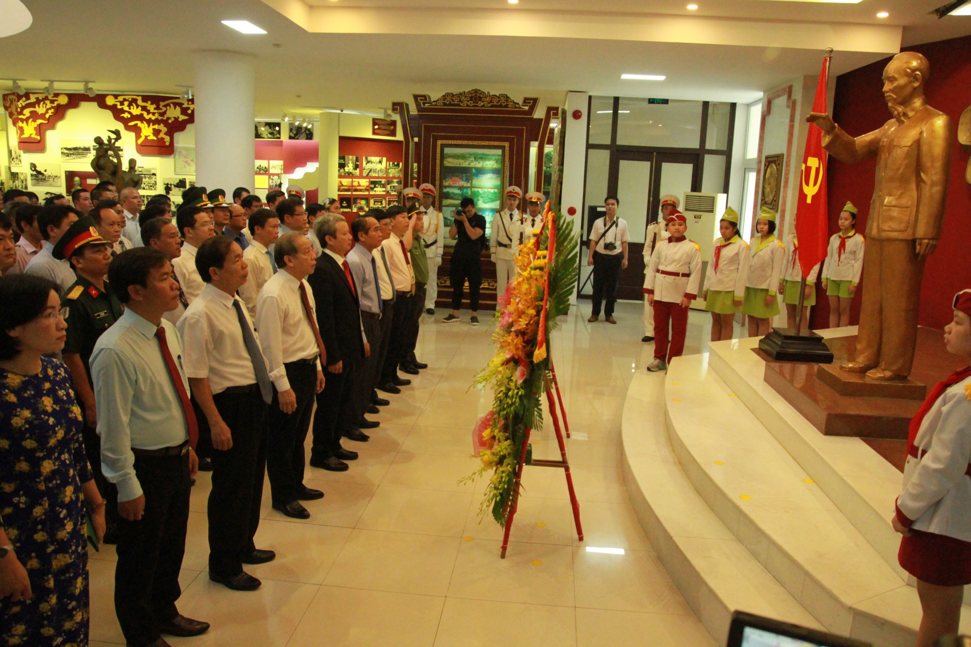 thua thien hue nhieu hoat dong ky niem 130 nam ngay sinh chu tich ho chi minh