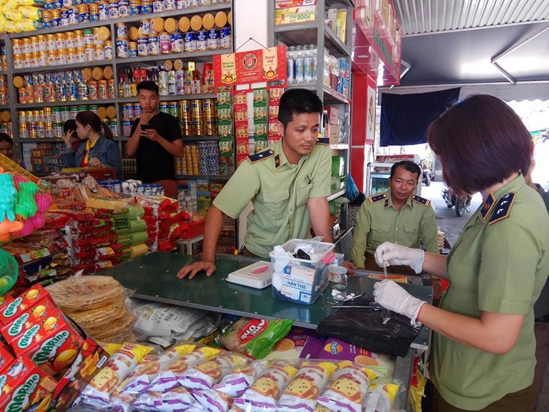 QLTT Thừa Thiên Huế: Tăng cường xử lý tình trạng bán hàng không niêm yết giá