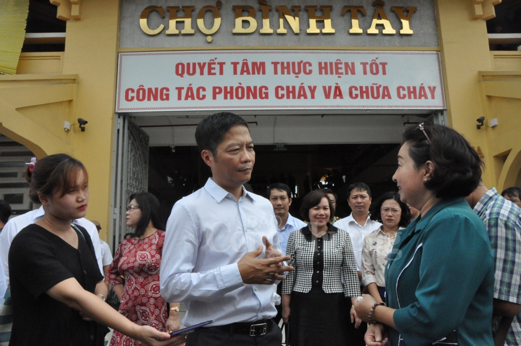 bo truong tran tuan anh xu ly tan goc re khong chun tay truoc vi pham