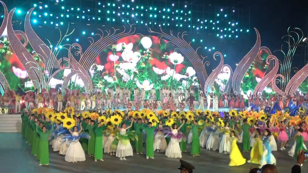 Lâm Đồng đón hơn 250 ngàn lượt khách trong dịp Festival Hoa Đà Lạt lam dong don hon 250 ngan luot khach trong dip festival hoa