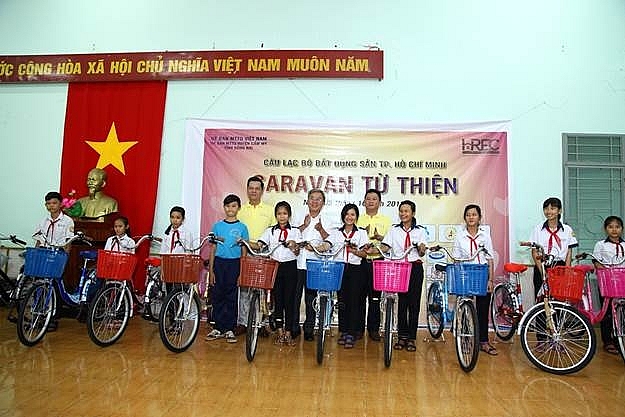 clb bat dong san tp ho chi minh dong gop hon 300 trieu cho tinh dong nai