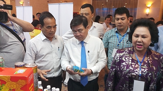 hang hoa da san sang phuc vu tet canh ty