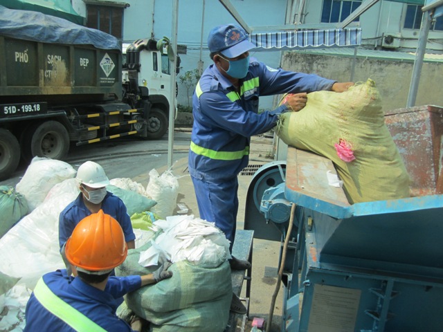 TP. Hồ Chí Minh tổ chức tiêu hủy lô hàng trị giá hơn 204 triệu đồng