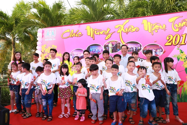C.P. Việt Nam mang hơi ấm mùa xuân đến với làng SOS Bến Tre