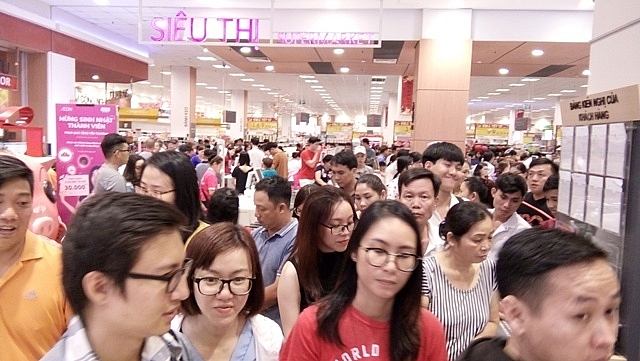tp ho chi minh binh quan mot nam dan so tang bang mot quan