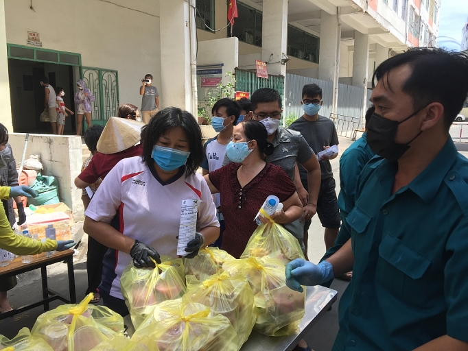 tp ho chi minh cung ung du nhu yeu pham cho nguoi dan trong mua dich