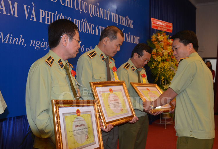 Hàng giả, hàng nhái đang thách thức cơ quan quản lý nhà nước