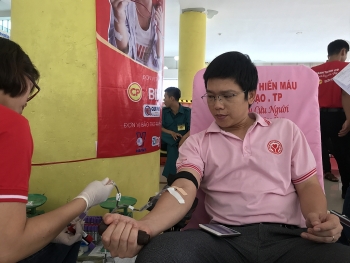 gan 3000 nguoi tham gia hien mau tai ngay hoi giot hong thanh pho mang ten bac