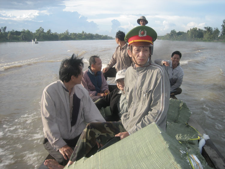 Long An: Chống buôn lậu, một cán bộ quản lý thị trường đã hy sinh