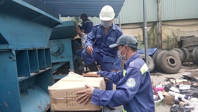 TP. Hồ Chí Minh tiêu hủy nhiều lô hàng nhập lậu, hàng giả