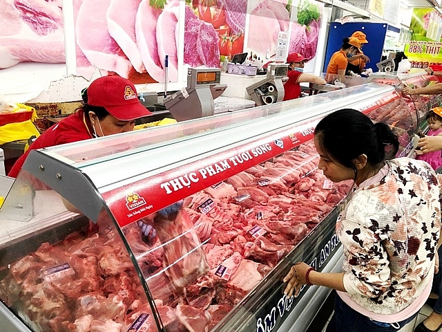 tp ho chi minh nhieu doanh nghiep lo mai luc mua sam hang tet dat thap