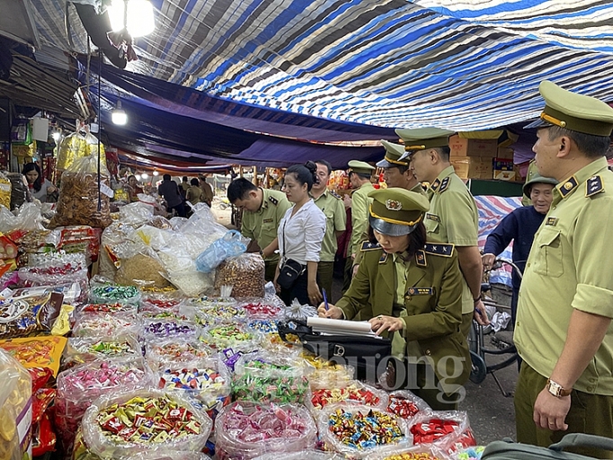 thuc pham khong ro nguon goc bua vay mua giap tet