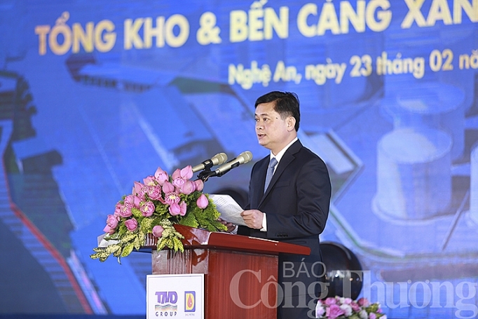 thu tuong nguyen xuan phuc du le khanh thanh tong kho xang dau lon nhat bac trung bo