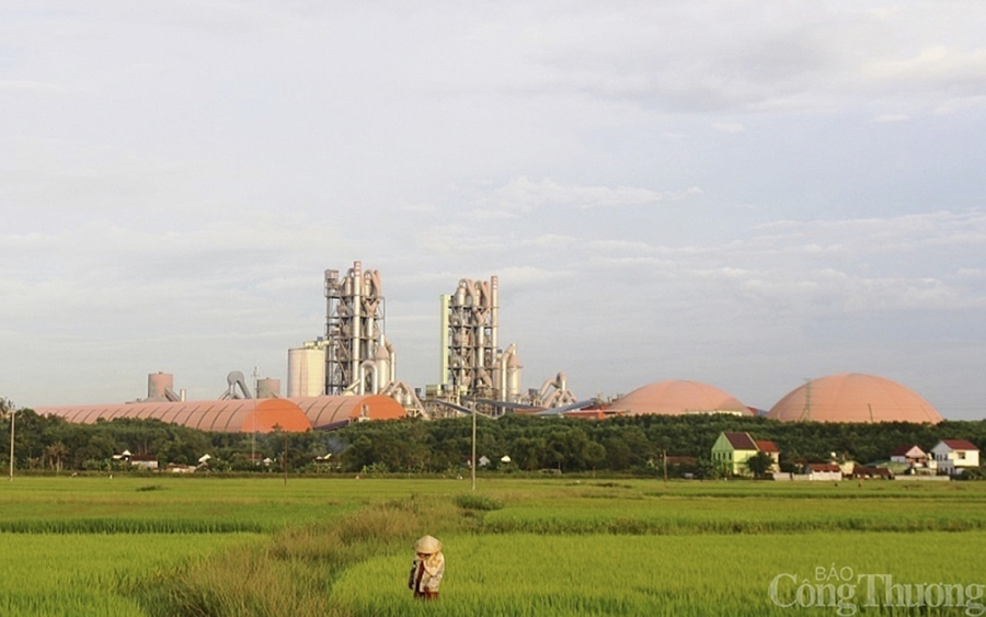 Bộ Công Thương giám sát việc nổ mìn tại mỏ đá vôi Nhà máy Xi măng Sông Lam Nghệ An