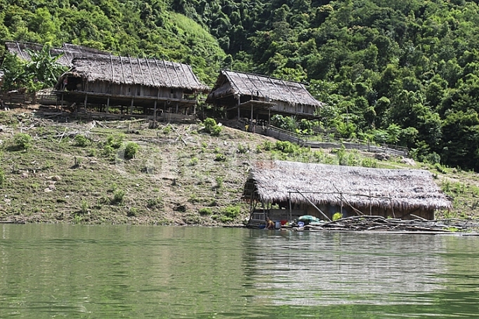 nghe an vi dau dan tai dinh cu thuy dien hoi huong