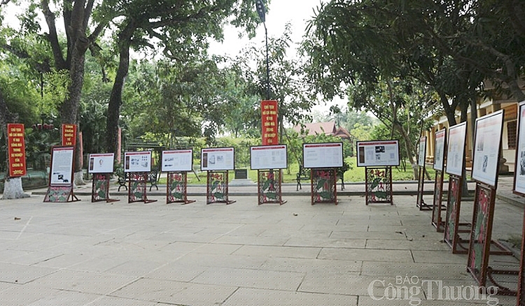 Chủ tịch Hồ Chí Minh - 