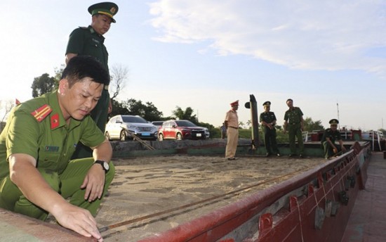 15 lần thuê người làm giả hoá đơn vận chuyển “cát lậu”