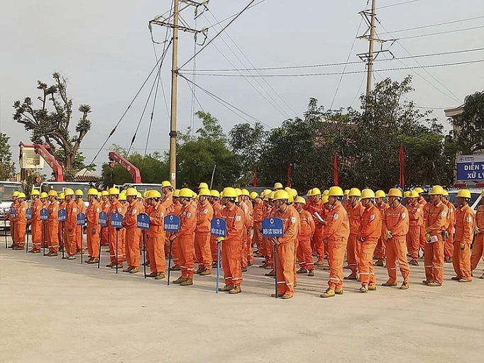 dien luc ha tinh nhieu phuong an chong qua tai mua nang nong