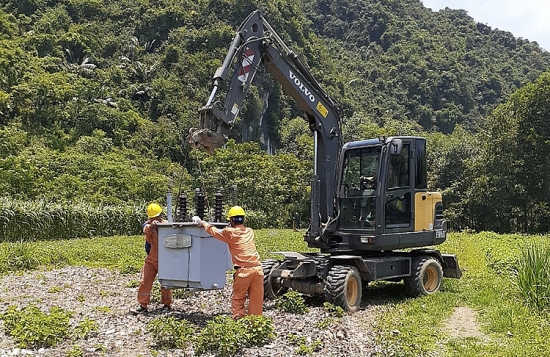 Nghệ An: Tiêu thụ điện tăng quá cao, ngành điện khuyến cáo người dân 