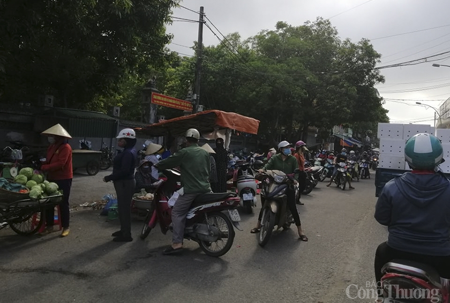 Phòng dịch tại các khu chợ: Nơi nghiêm túc, nơi lơ là