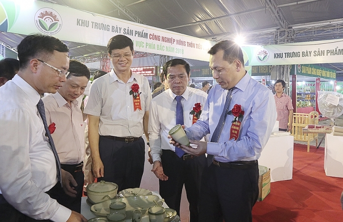 ton vinh hang cong nghiep nong thon tieu bieu khu vuc phia bac