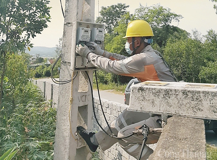 Nghệ An - Hà Tĩnh: Tiêu thụ điện hộ gia đình tăng 30% do nắng nóng, dịch bệnh