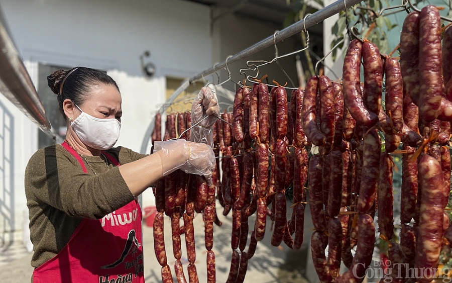 Đặc sản “gác bếp” vùng cao đắt hàng trong mùa Tết