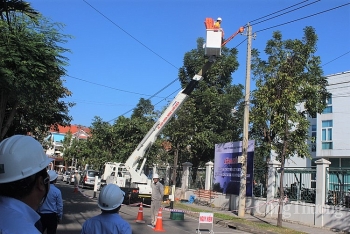 PC Thừa Thiên Huế: Ra mắt đội Hotline và triển khai sửa chữa nóng lưới điện