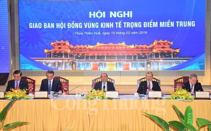 thu tuong du hoi nghi giao ban vung kinh te trong diem mien trung