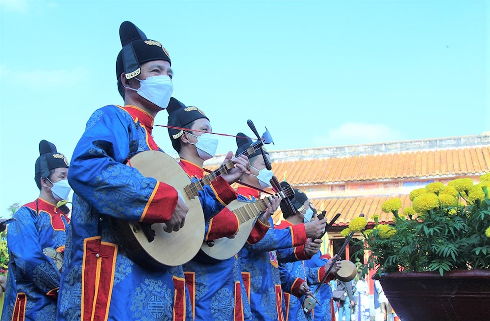 Tranh luận trái chiều về vé tham quan Di tích Huế đắt hay rẻ?