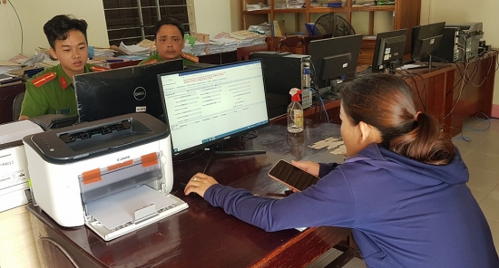 thua thien hue hon 200 cong an xa phuong trien khai cap bien xe may