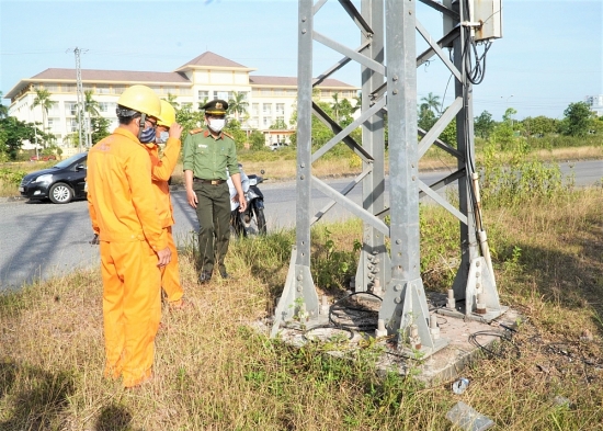 quang tri canh bao tinh trang trom cap thanh giang cot dien