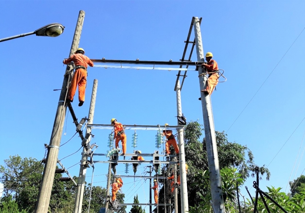 Ngành điện Thừa Thiên Huế: Khuyến nghị khách hàng sử dụng điện tiết kiệm, an toàn trong mùa nắng nóng