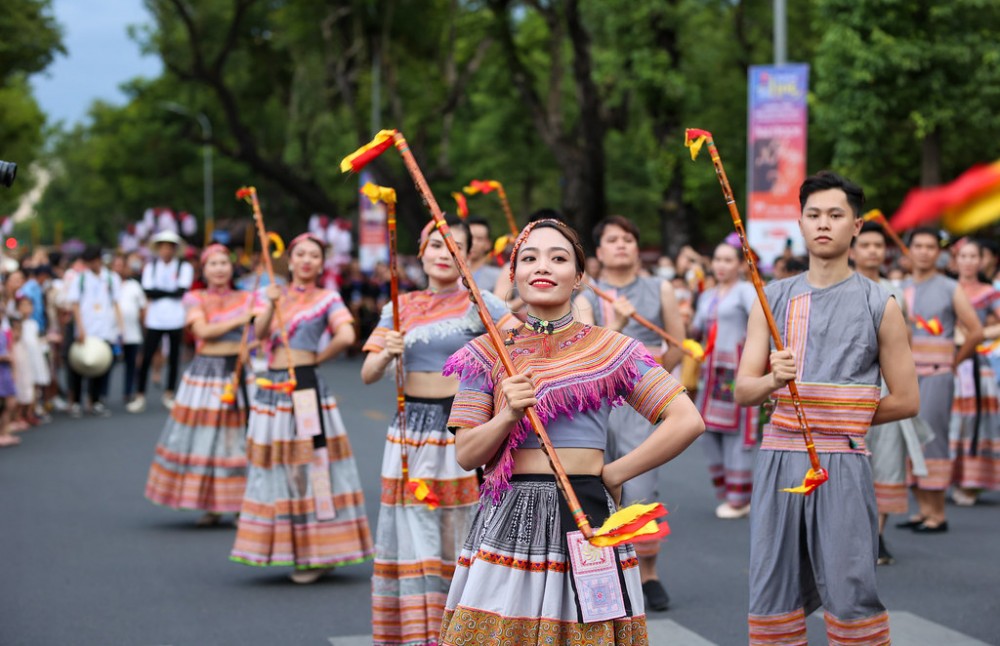 Festival Huế 2022: Rực rỡ lễ hội đường phố với “Sắc màu văn hóa”