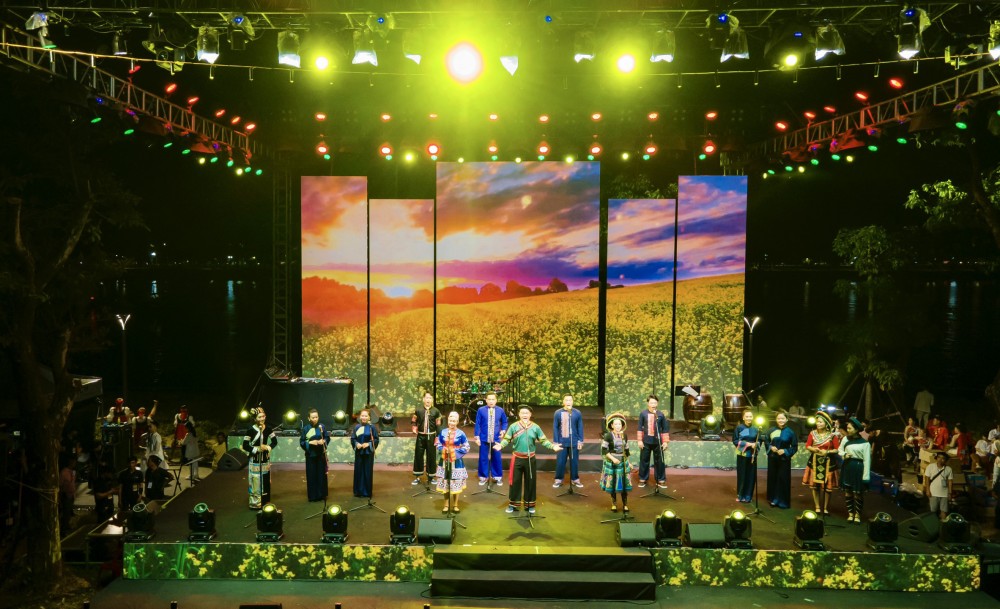 Festival Huế 2022: Lưu luyến đêm Gala giã bạn 